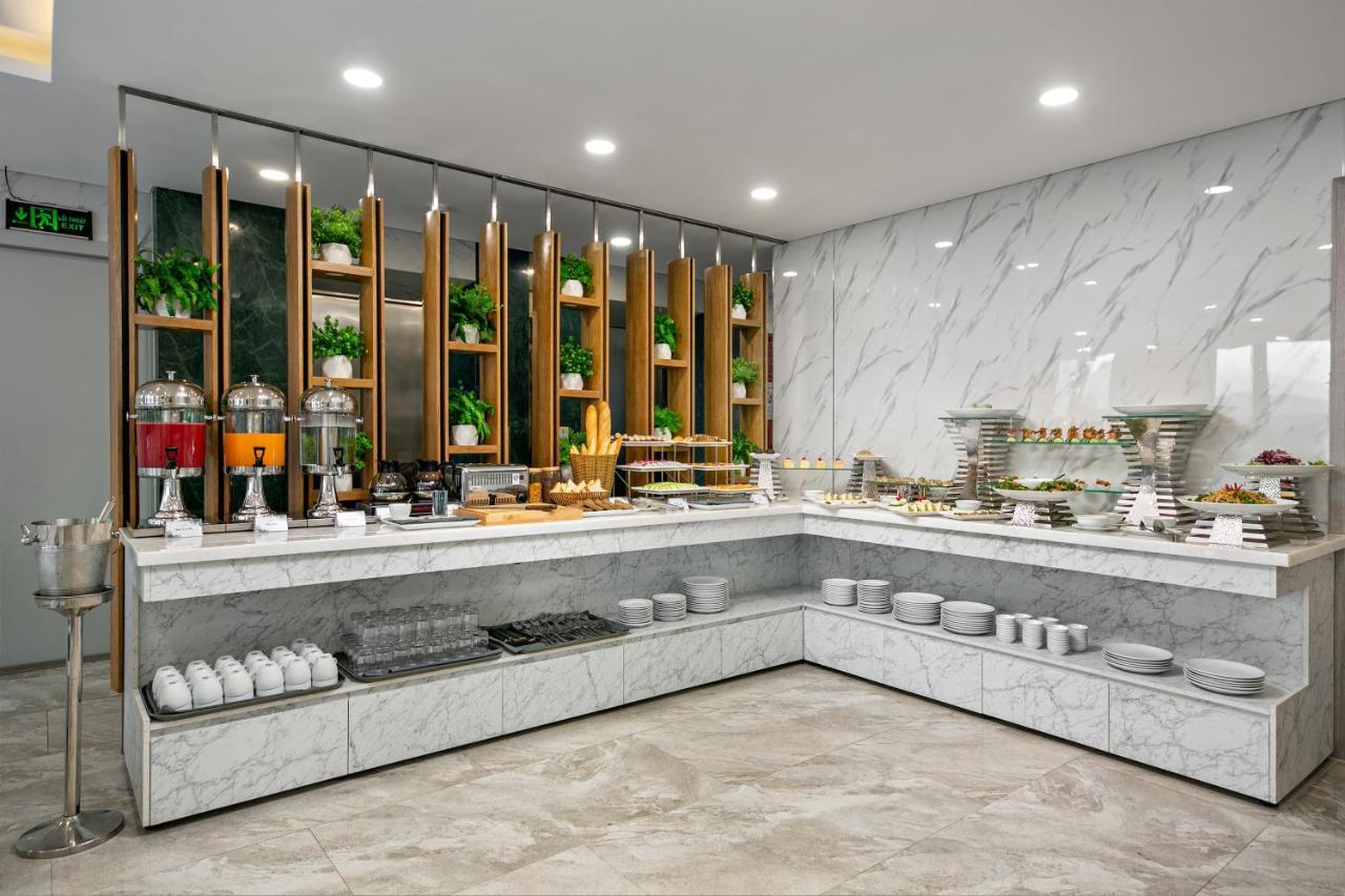 Calix Hotel Da Nang Exterior photo