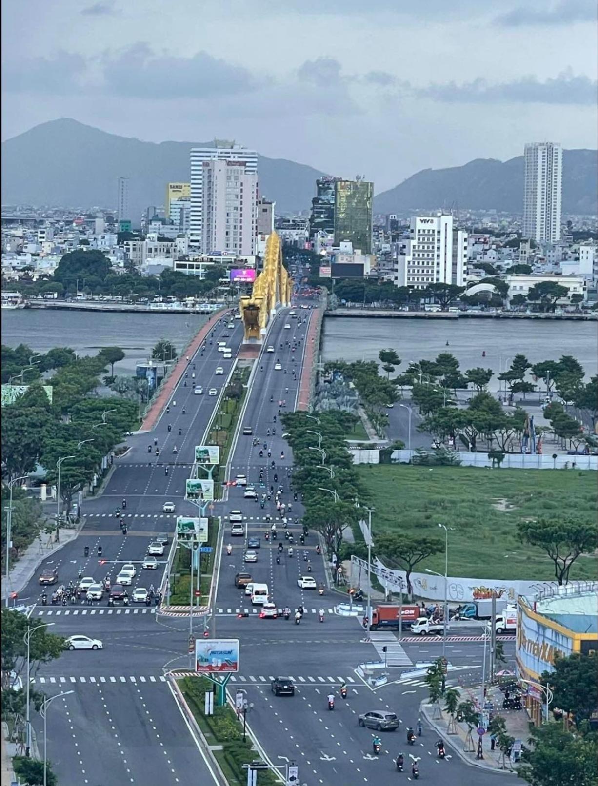 Calix Hotel Da Nang Exterior photo